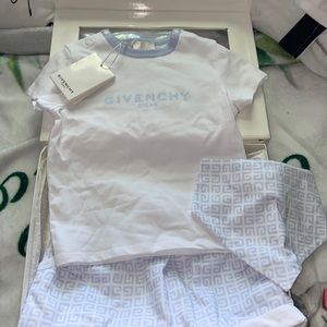 Baby boys GIVENCHY 3pcs set comes with shorts shirt and bib size 18 months